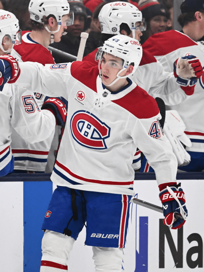 也凸显了她 也凸显了她